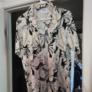 Medium Old Navy short sleeve button up